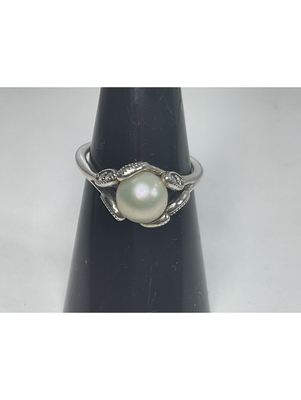 Pandora Luminous Leaves Cultured Pearl Ring Sz 5.5